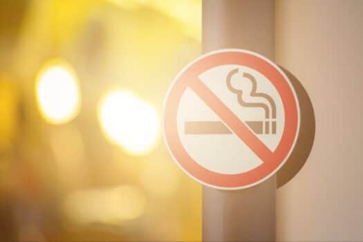 combien-de-temps-sans-fumer-apres-pose-implant-dentaire